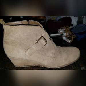 Franco Sarto Tan Beige Leather Suede Platform Booties Size 7.5 EXC  Condition